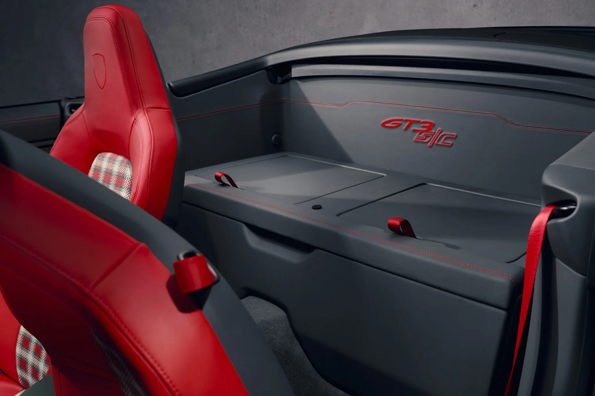 بورش 911 GT3 S/C موديل 2027 هي أول GT3 بسقف مكشوف وناقل يدوي حصري! 11