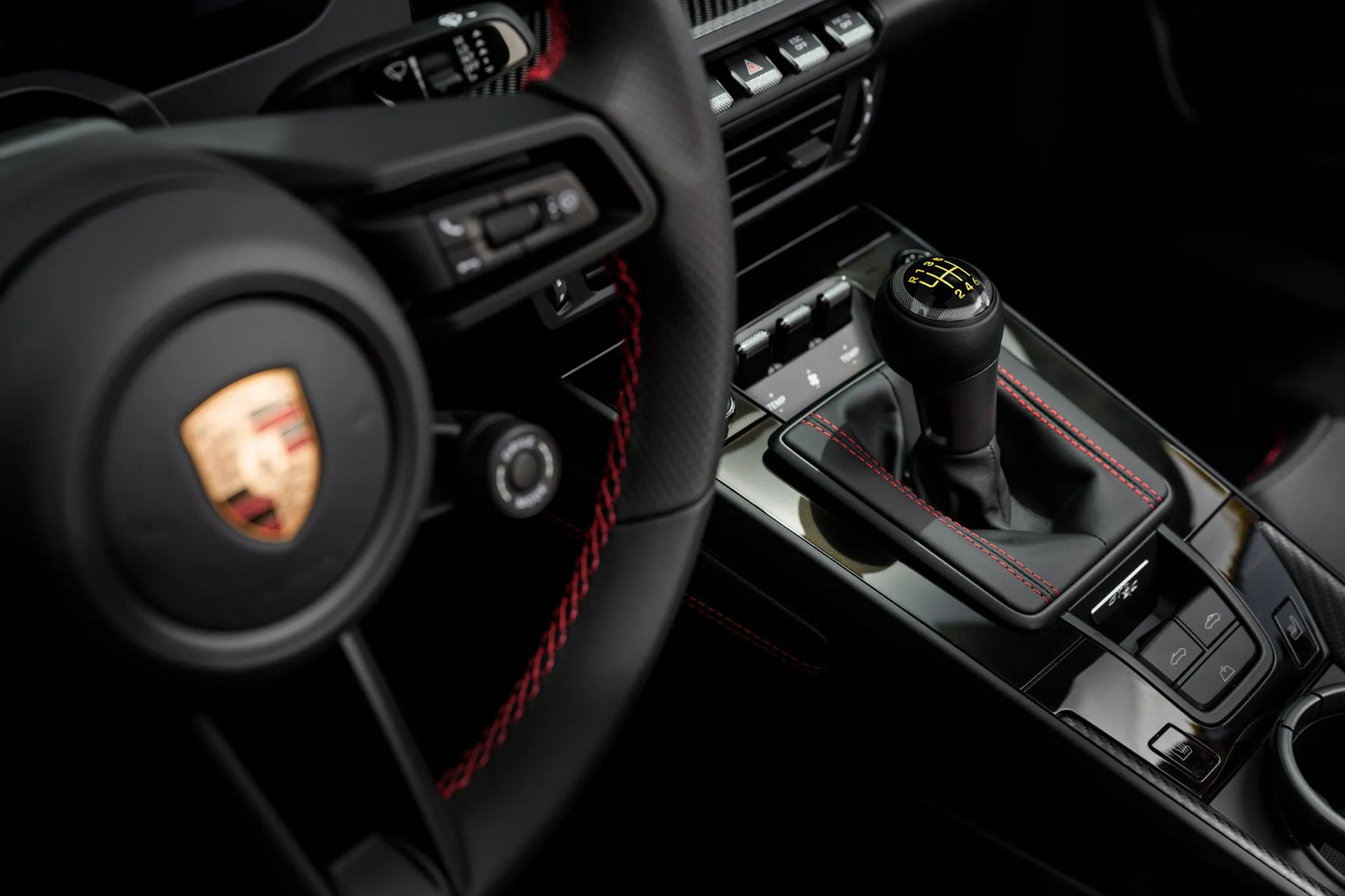 بورش 911 GT3 S/C موديل 2027 هي أول GT3 بسقف مكشوف وناقل يدوي حصري! 17