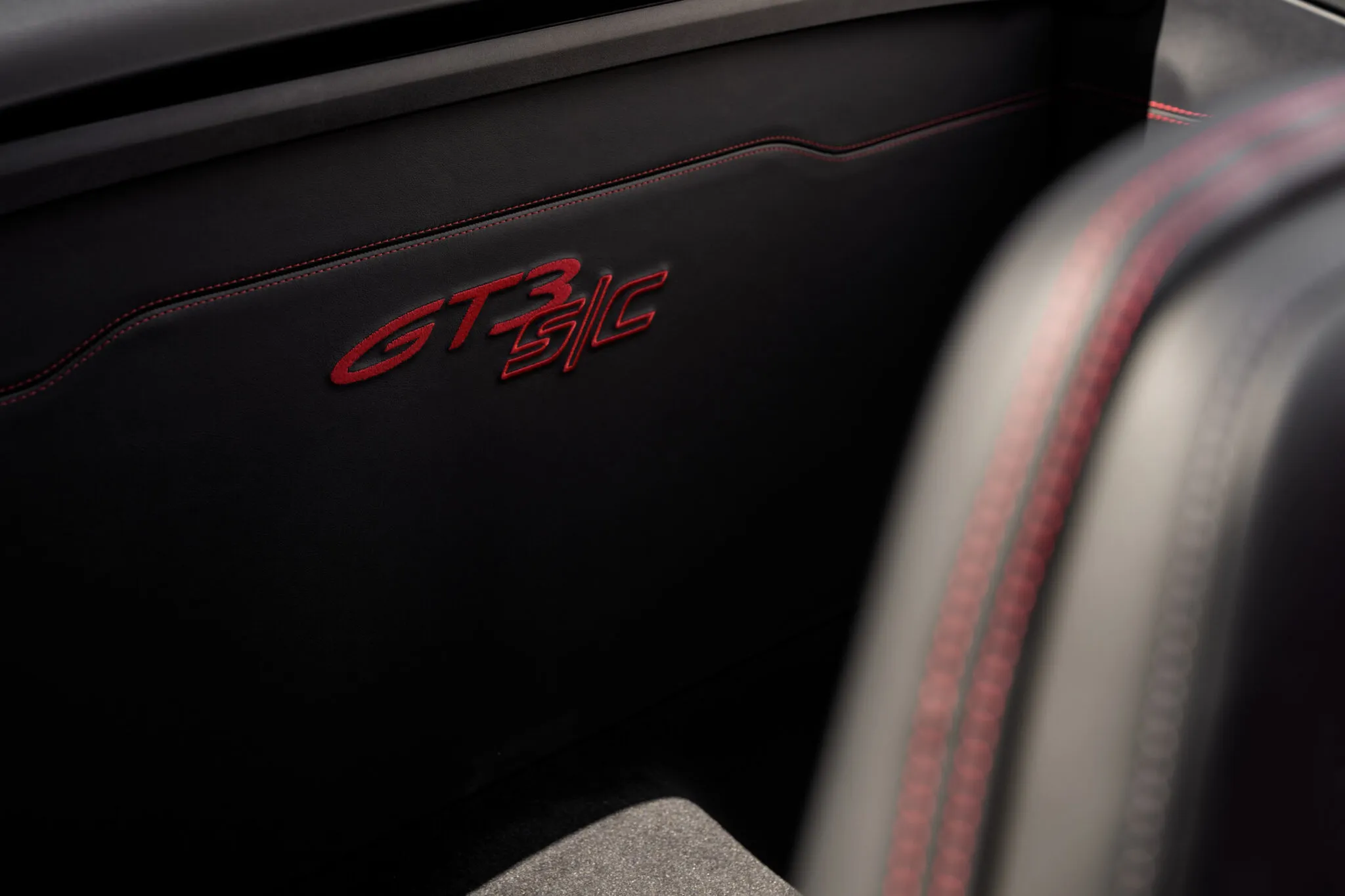 بورش 911 GT3 S/C موديل 2027 هي أول GT3 بسقف مكشوف وناقل يدوي حصري! 18