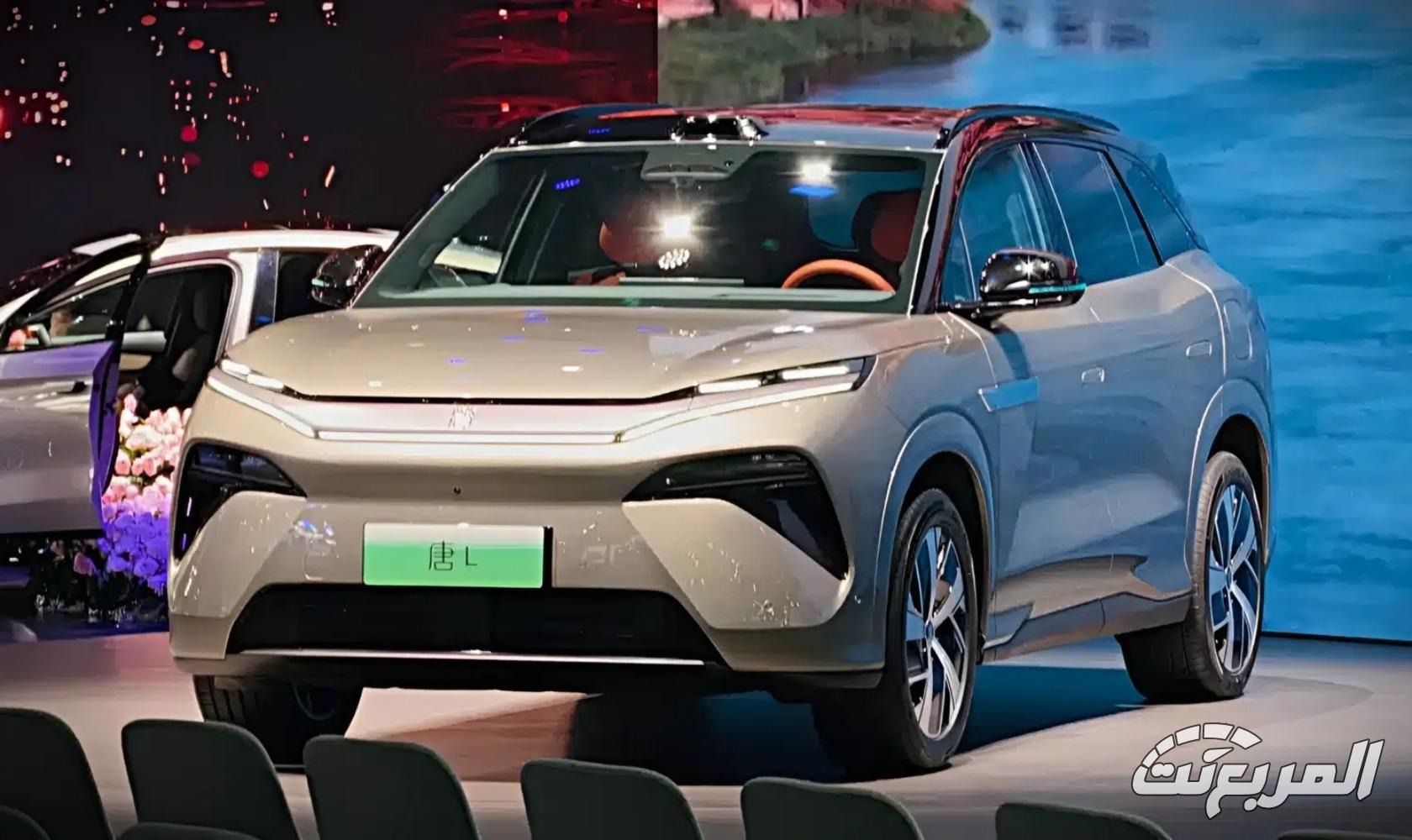 مواصفات بي واي دي أتو 8 2026: SUV كهربائية بمساحة رحبة وتقنيات ذكية مواصفات بي واي دي أتو 8 2026 10