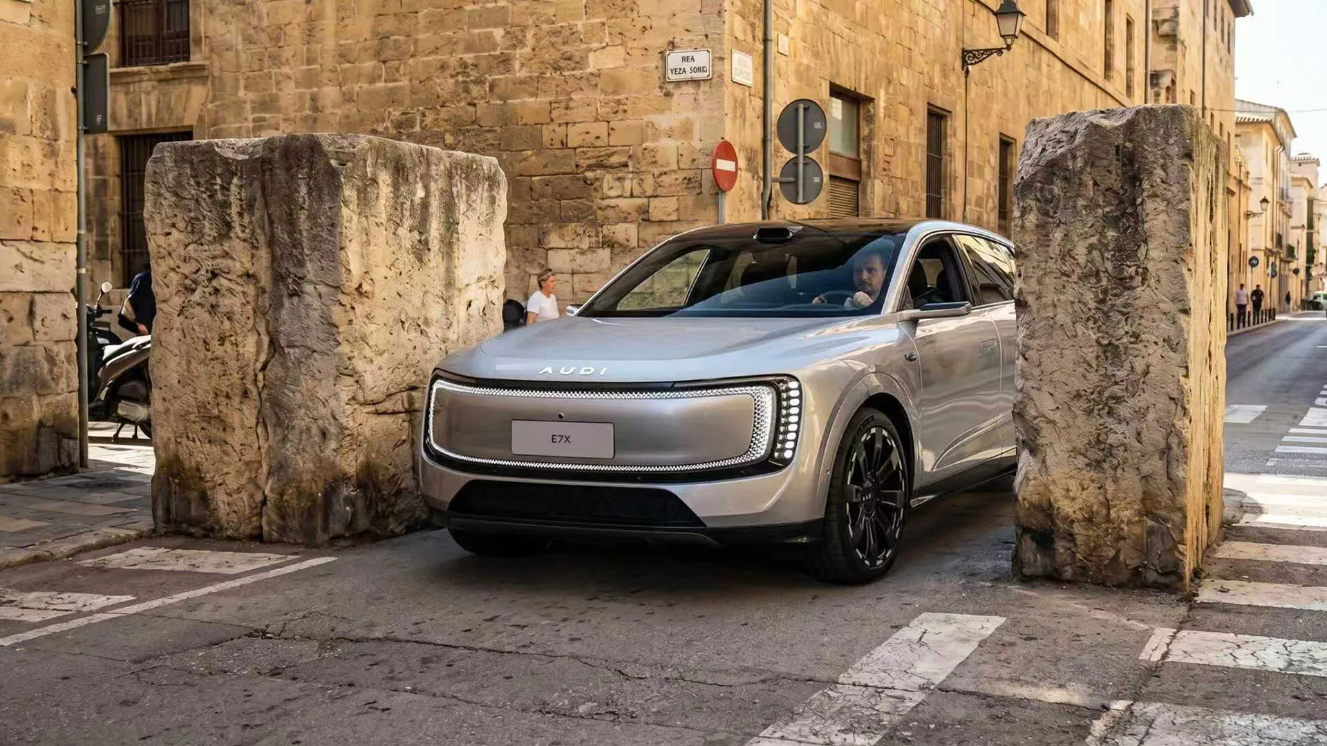 اودي E7X الجديدة كلياً هي أكبر سيارة كهربائية من العلامة حتى الآن اودي E7X الجديدة كلياً هي أكبر سيارة كهربائية من العلامة حتى الآن 8