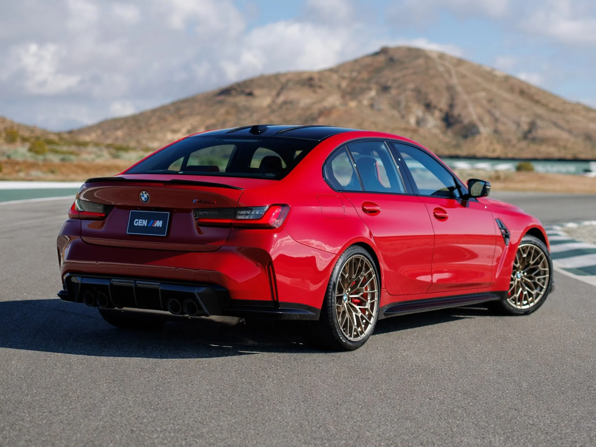 بي ام دبليو تودع M3 الجيل الحالي بإصدار نهائي لعشاق الأداء والناقل اليدوي بي ام دبليو تودع M3 الجيل الحالي بإصدار نهائي لعشاق الأداء والناقل اليدوي 25
