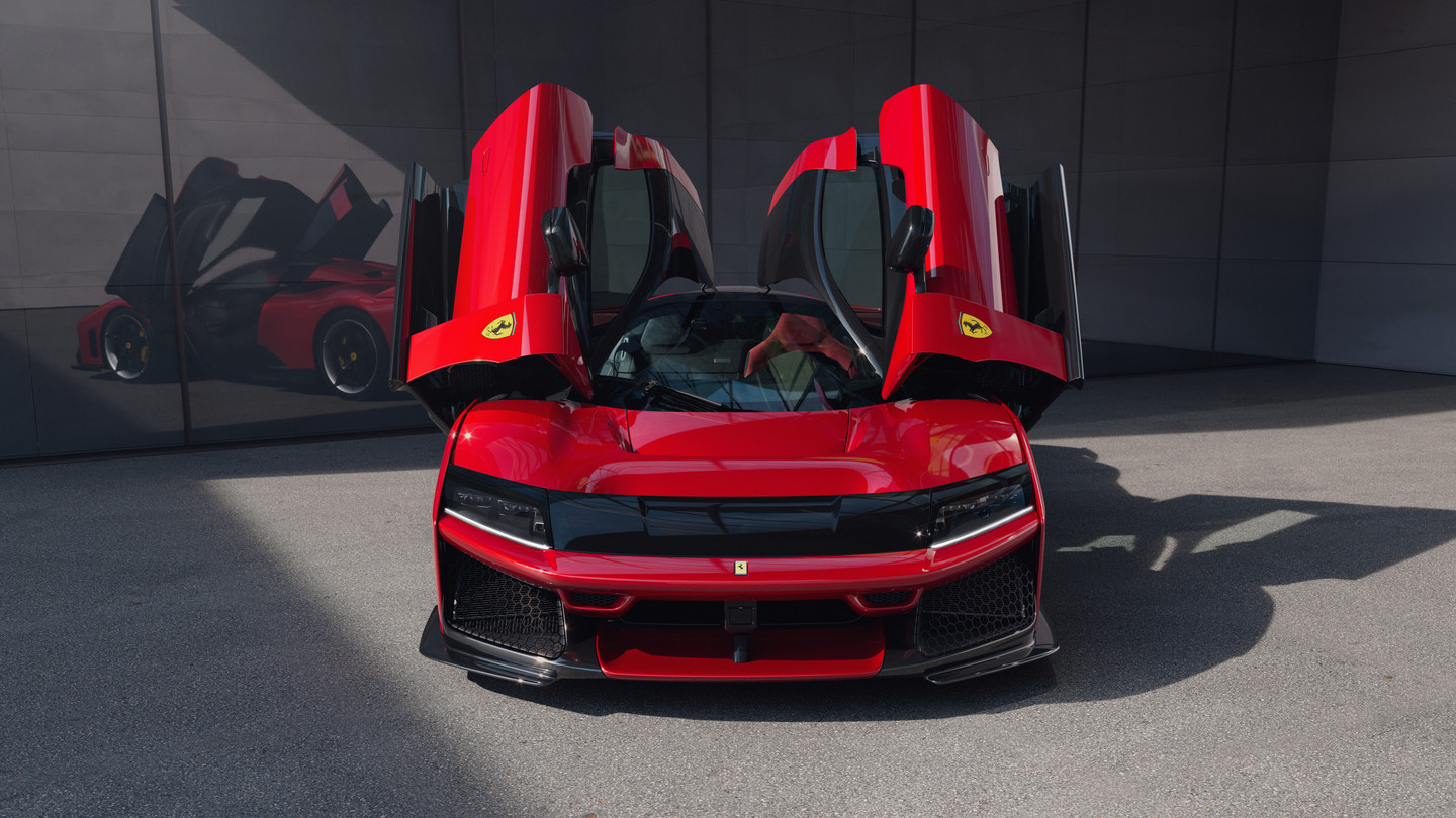 أقوى 10 سيارات إنتاجية في تاريخ فيراري.. عندما يتحول الحصان الجامح إلى آلة خارقة Ferrari F80