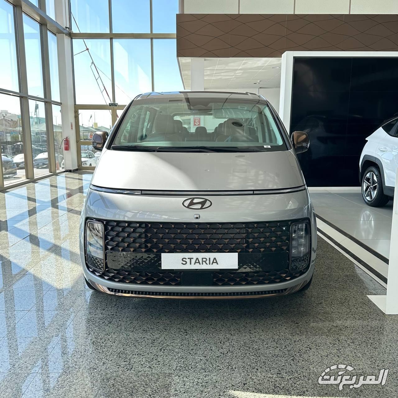 مواصفات هيونداي ستاريا 2026: الدليل الكامل لأسعار وفئات الميني فان العائلية مواصفات هيونداي ستاريا 2026 15