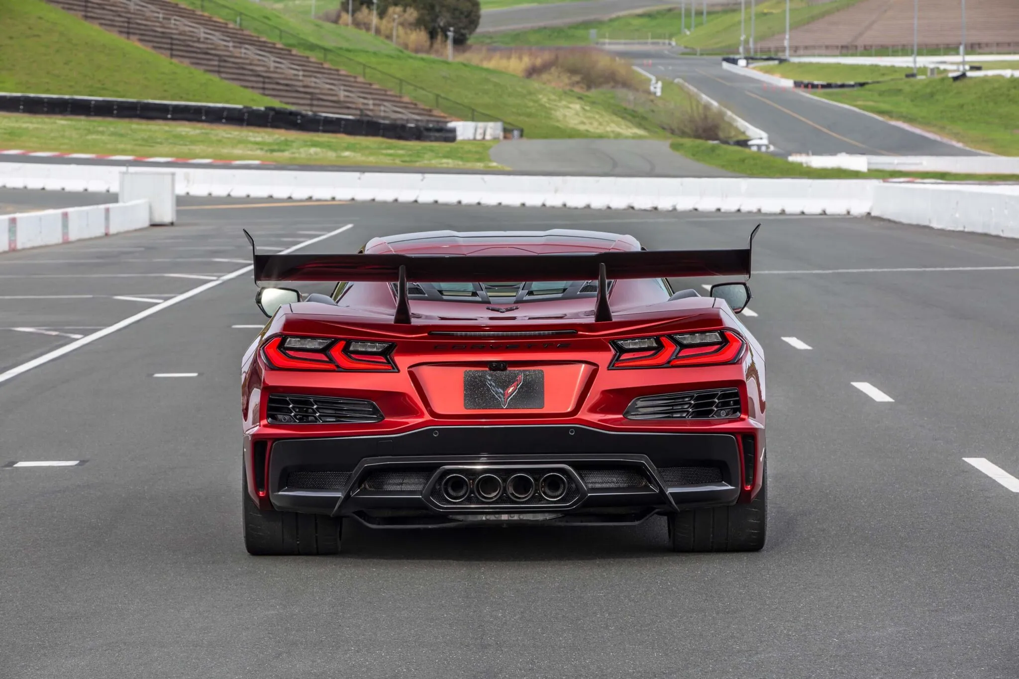 شيفروليه كورفيت ZR1X تتفوق على بوجاتي شيرون في اختبارات التسارع! شيفروليه كورفيت ZR1X تتفوق على بوجاتي شيرون في اختبارات التسارع! 3
