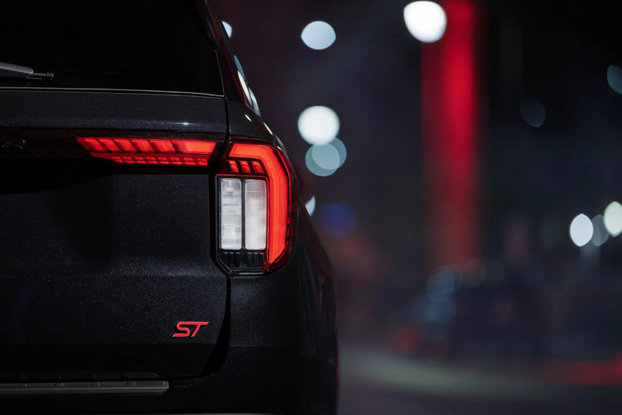 فورد إكسبلورر ST 2027 تحصل على إصدار Sinister الجديد بمظهر أكثر شراسة فورد إكسبلورر ST 2027 تحصل على إصدار Sinister الجديد بمظهر أكثر شراسة 8