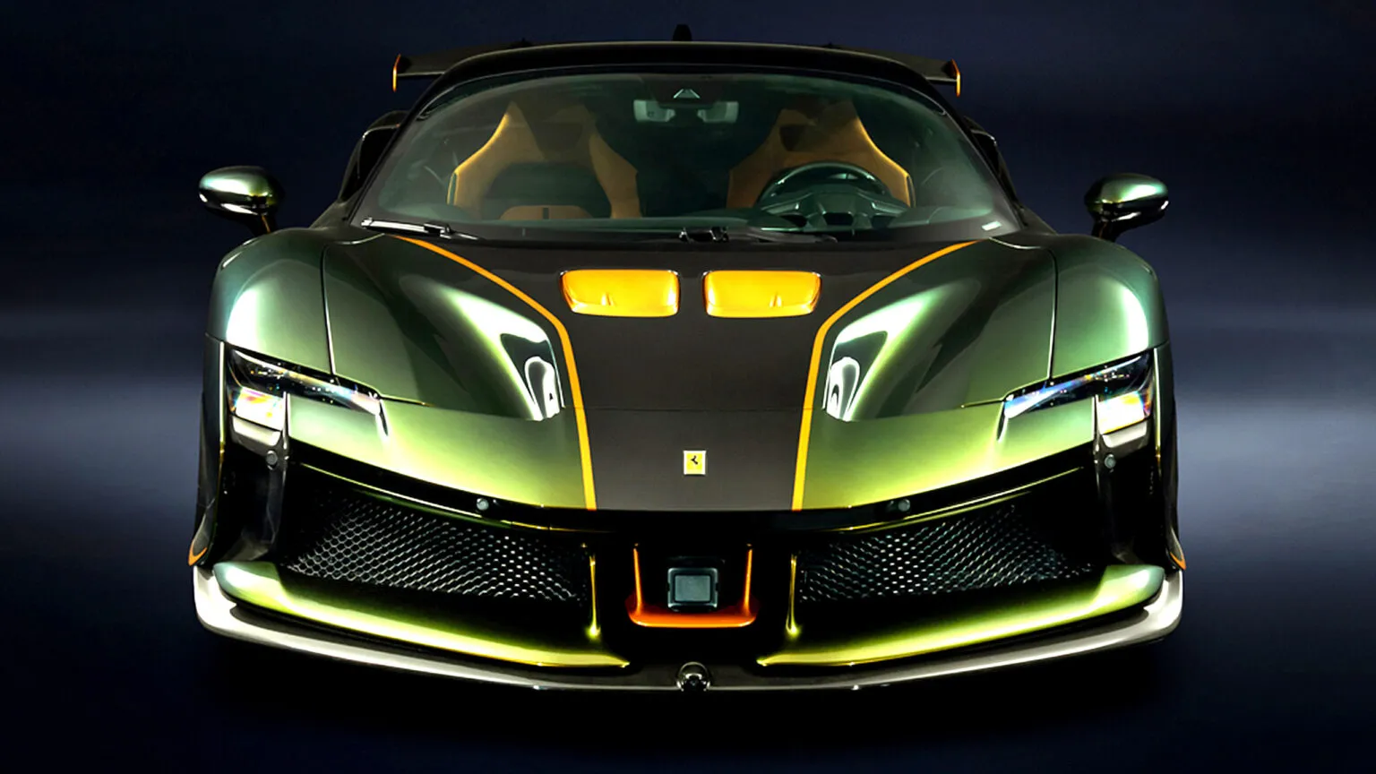 فيراري SF90 XX ستراديل تحصل على أحد أغرب إصداراتها بطلاء متغير الألوان فيراري SF90 XX ستراديل تحصل على أحد أغرب إصداراتها بطلاء متغير الألوان 3
