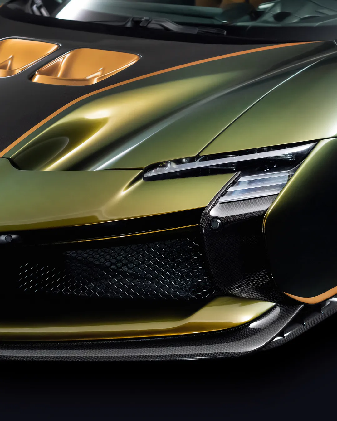 فيراري SF90 XX ستراديل تحصل على أحد أغرب إصداراتها بطلاء متغير الألوان فيراري SF90 XX ستراديل تحصل على أحد أغرب إصداراتها بطلاء متغير الألوان 9