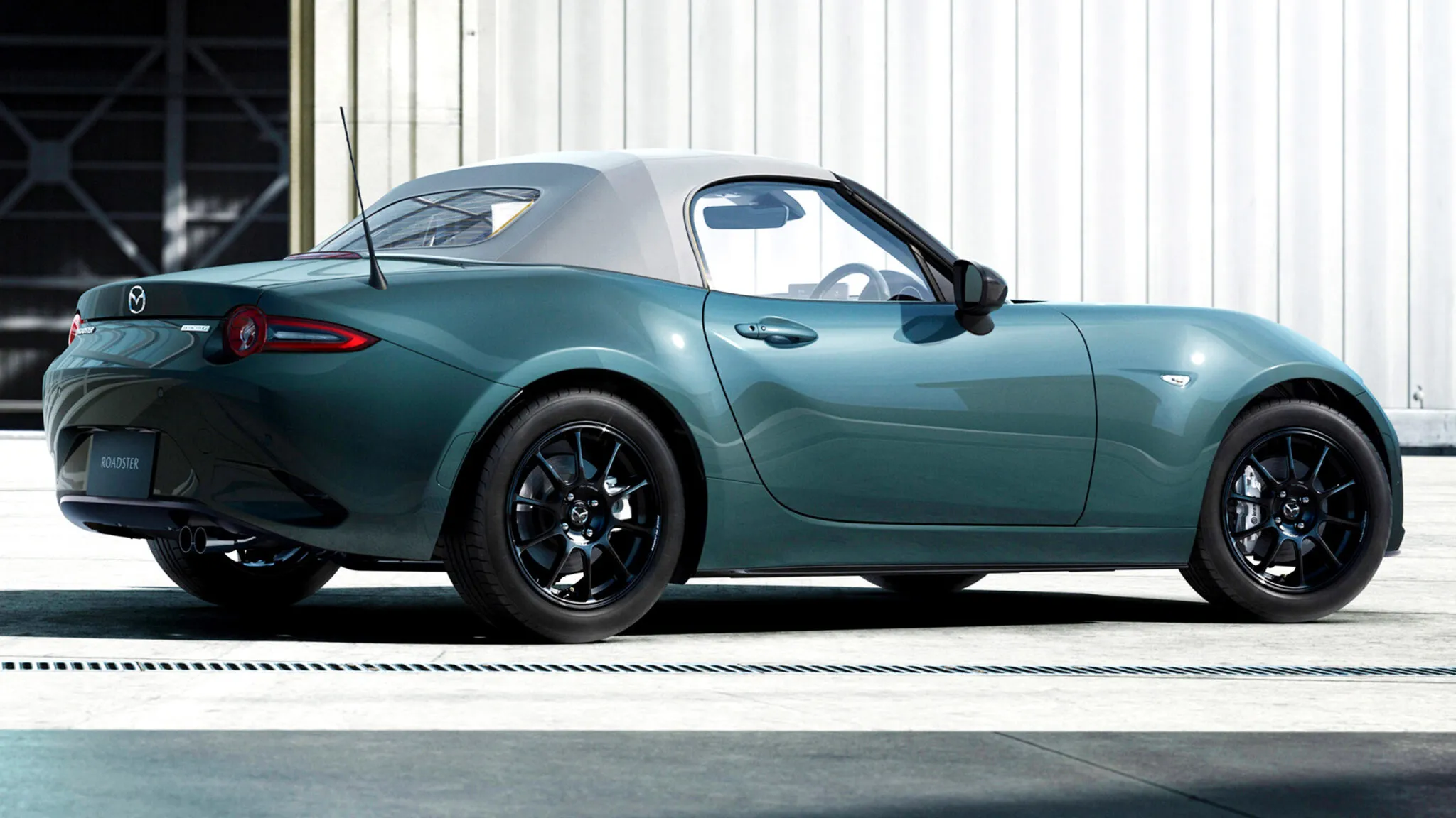 مازدا تحدث MX-5 مياتا موديل 2027 بإصدار خاص وقوة أكبر 13
