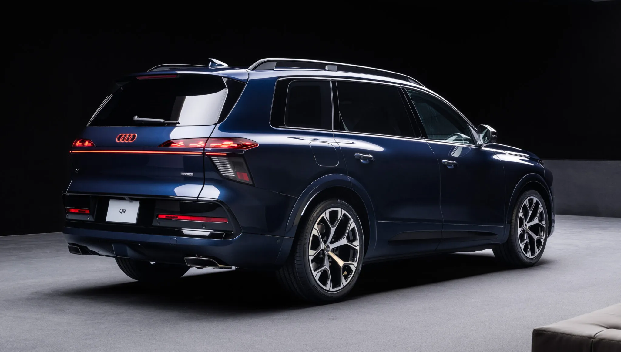 أودي Q9 2027 الجديدة تنطلق رسمياً.. أكبر SUV في تاريخ العلامة لمنافسة بي ام دبليو X7 ومرسيدس GLS 11