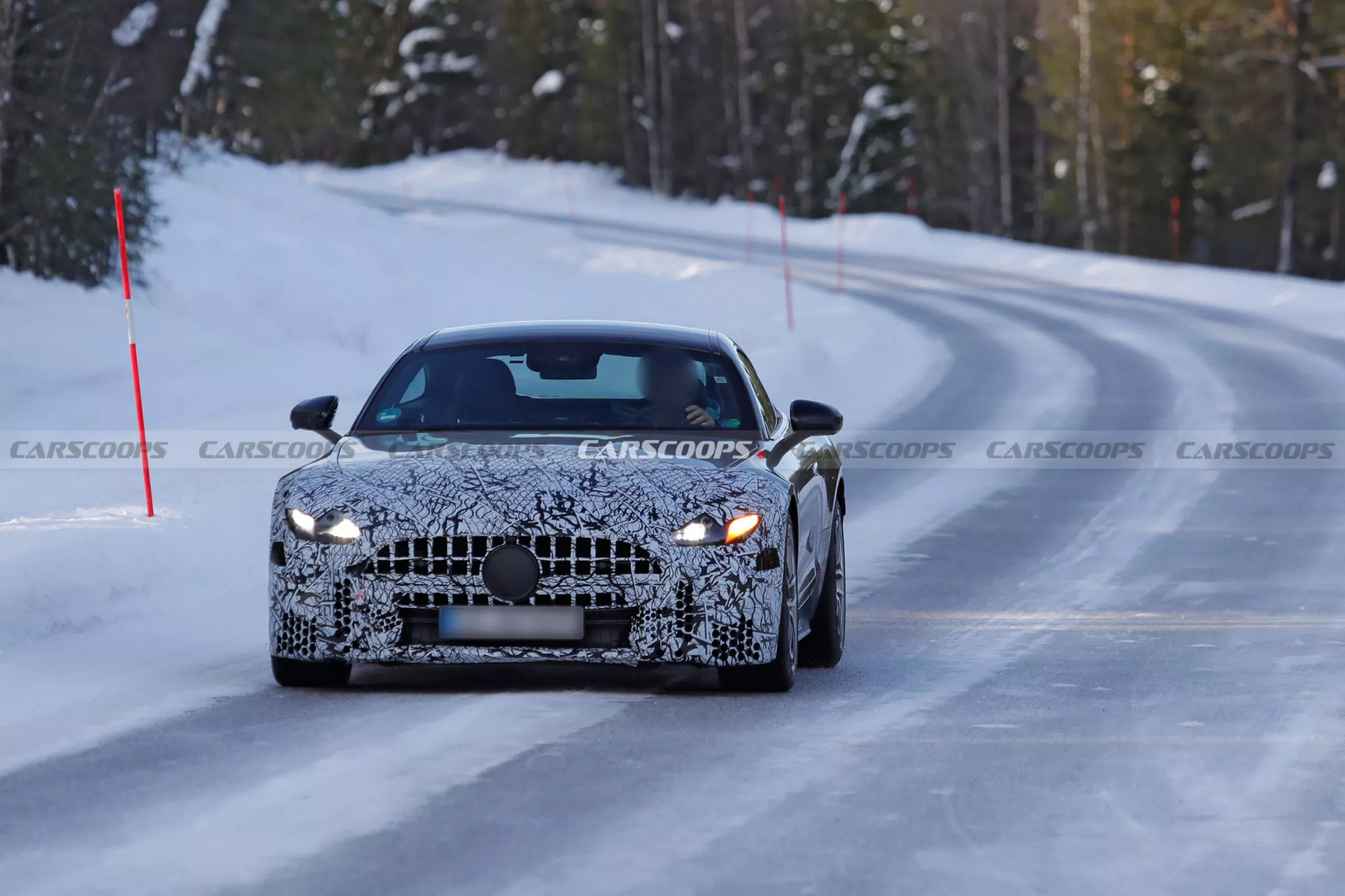 احتراق مرسيدس AMG GT الجديدة بالكامل أثناء اختبارات الطقس الحار 1
