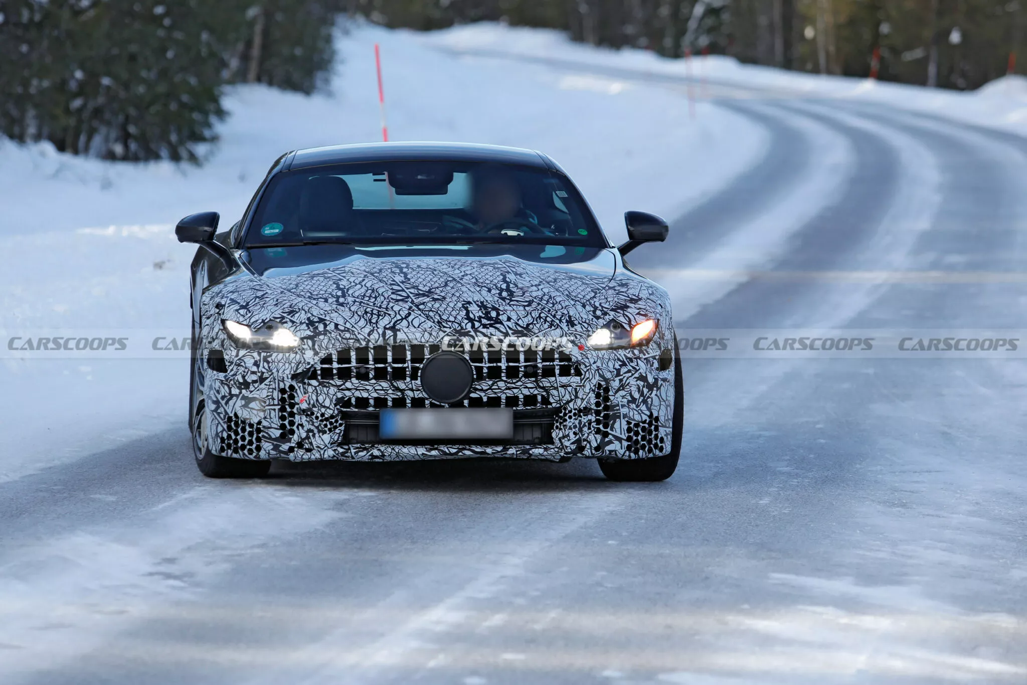 احتراق مرسيدس AMG GT الجديدة بالكامل أثناء اختبارات الطقس الحار 2