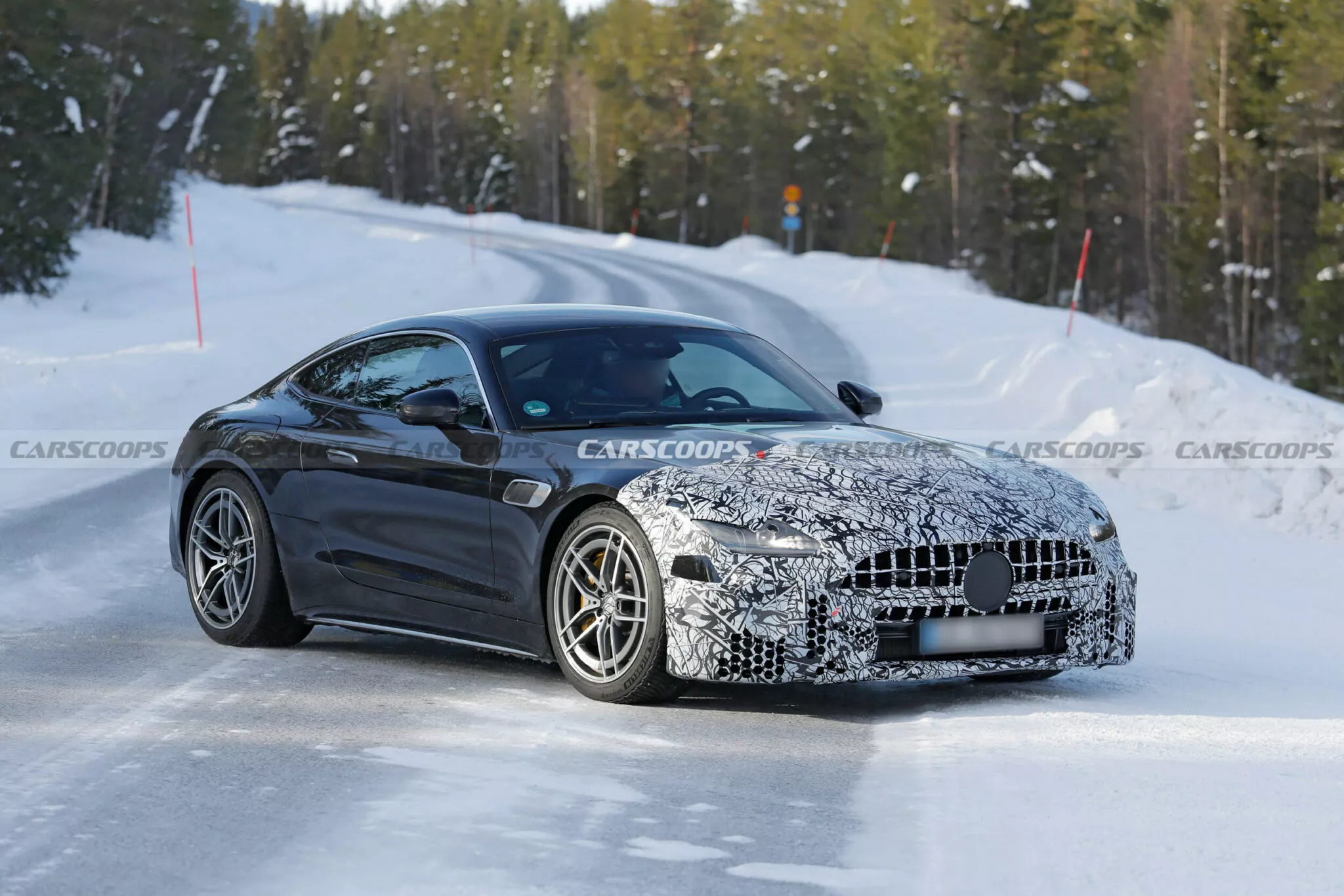احتراق مرسيدس AMG GT الجديدة بالكامل أثناء اختبارات الطقس الحار 3