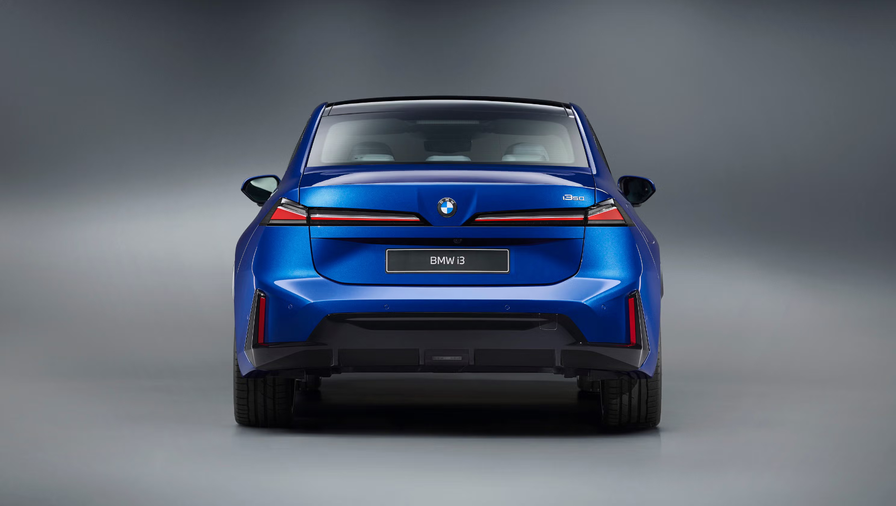 بي-ام-دابليو-i3-sedan-المربع-نت-22