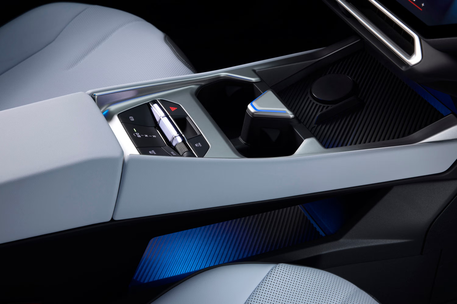 بي-ام-دابليو-i3-sedan-المربع-نت-27