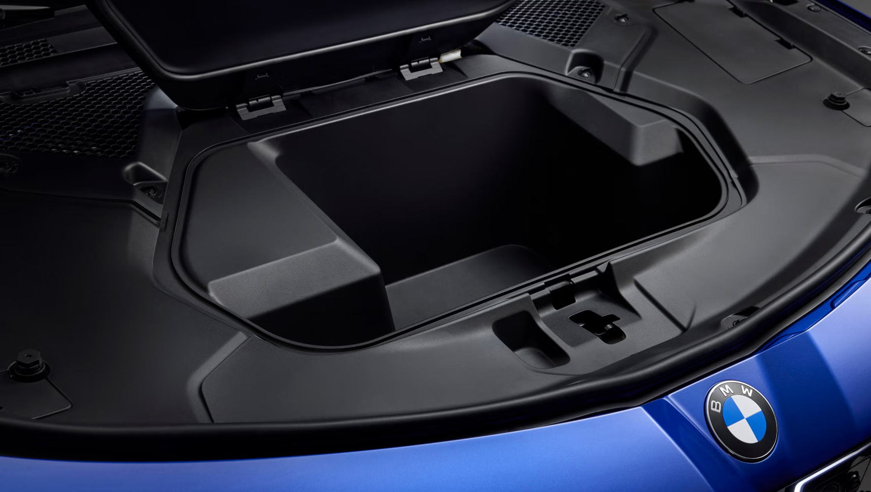 بي-ام-دابليو-i3-sedan-المربع-نت-31