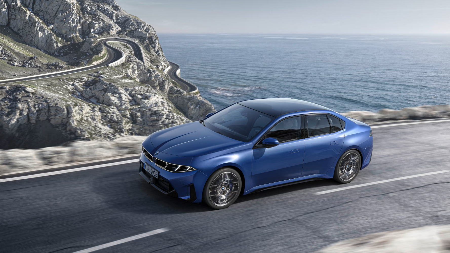 بي-ام-دابليو-i3-sedan-المربع-نت-7
