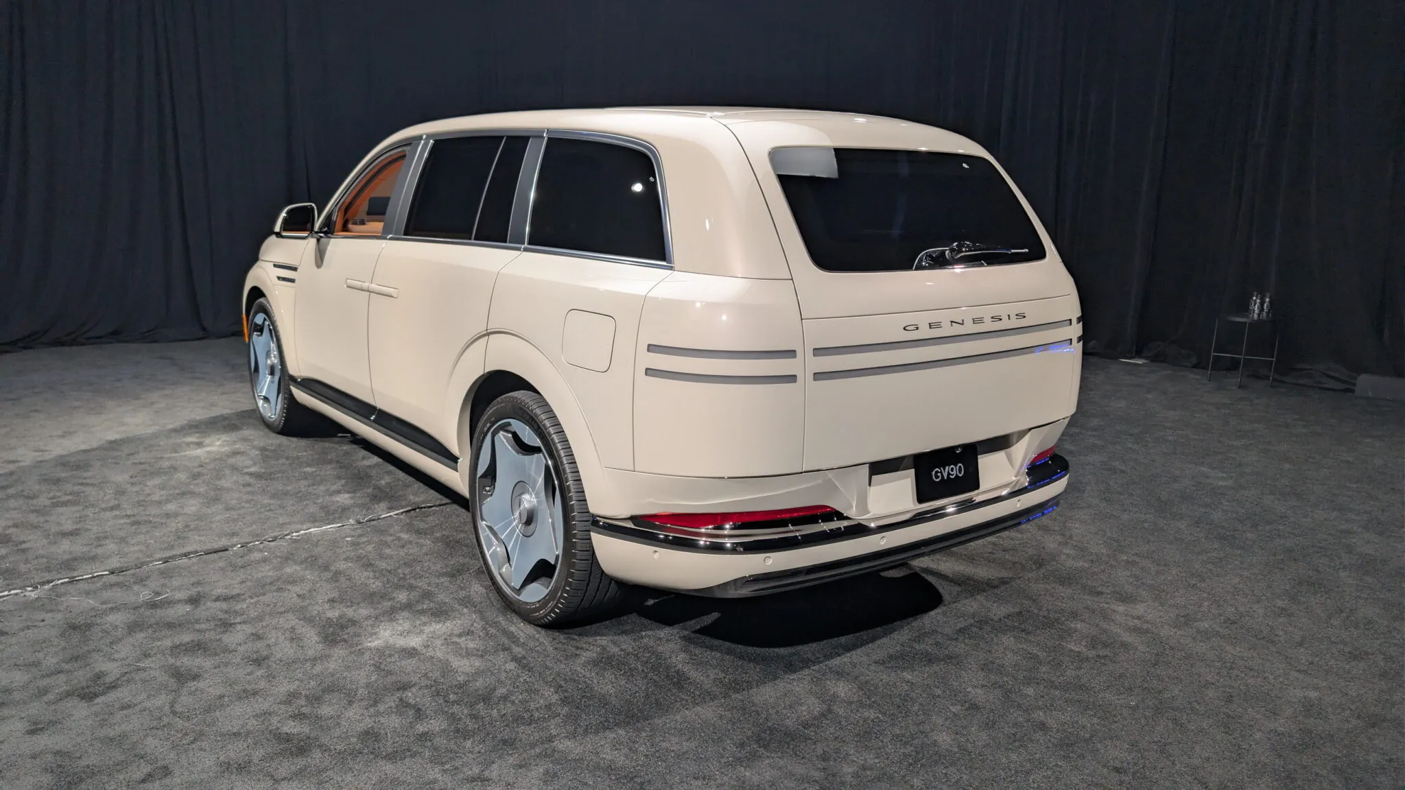 جينيسيس GV90 الجديدة قد تحصل على محرك بنزين بعد طلب من العملاء جينيسيس GV90 الجديدة قد تحصل على محرك بنزين بعد طلب من العملاء 1
