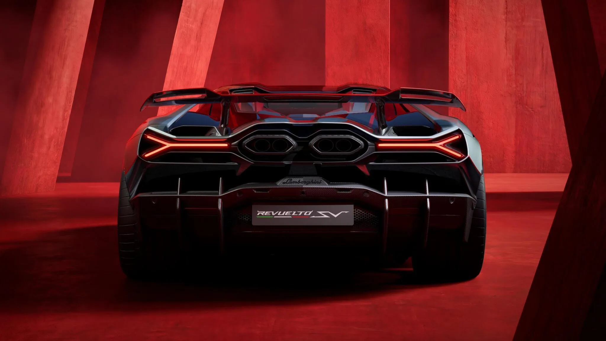لامبورجيني ريفويلتو SV الجديدة هي أقوى وأسرع سيارة إنتاجية في تاريخ العلامة لامبورجيني ريفويلتو SV الجديدة هي أقوى وأسرع سيارة إنتاجية في تاريخ العلامة 23