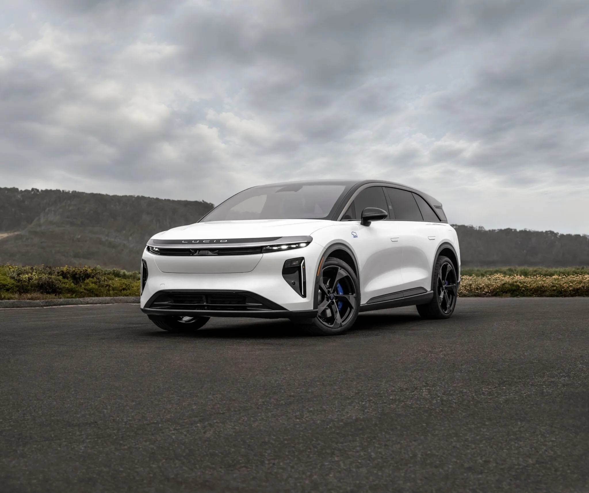 لوسيد جرافيتي GT-S تنطلق بقوة 1,070 حصان.. SUV خارقة تتسارع إلى 96 كم/س في 3.1 ثانية لوسيد جرافيتي GT-S تنطلق بقوة 1,070 حصان.. SUV خارقة تتسارع إلى 96 كم/س في 3.1 ثانية 6