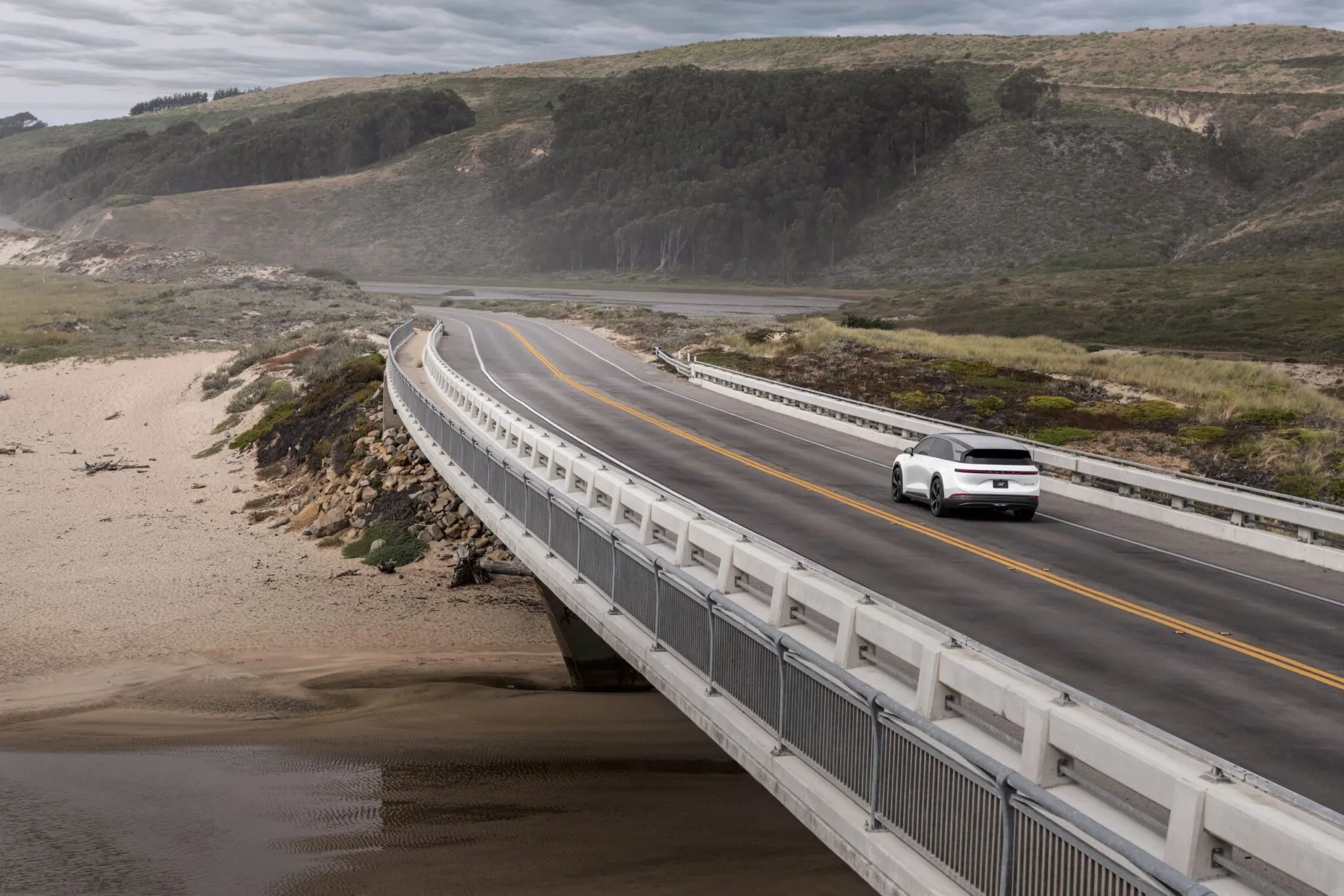 لوسيد جرافيتي GT-S تنطلق بقوة 1,070 حصان.. SUV خارقة تتسارع إلى 96 كم/س في 3.1 ثانية لوسيد جرافيتي GT-S تنطلق بقوة 1,070 حصان.. SUV خارقة تتسارع إلى 96 كم/س في 3.1 ثانية 22