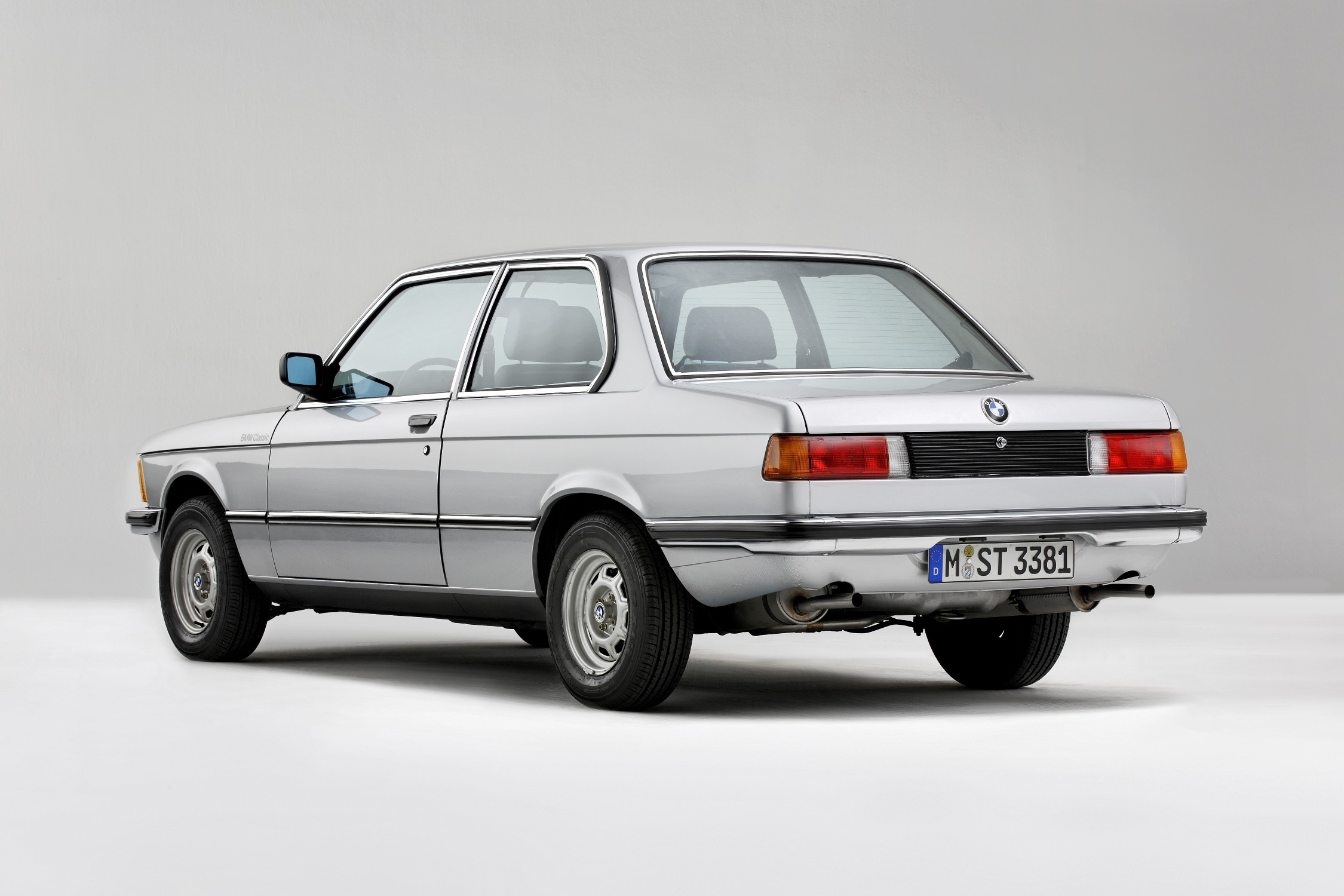 حكاية BMW الفئة الثالثة.. 7 أجيال في 50 عامًا صنعت أيقونة قبل ظهور الجيل الثامن 1
