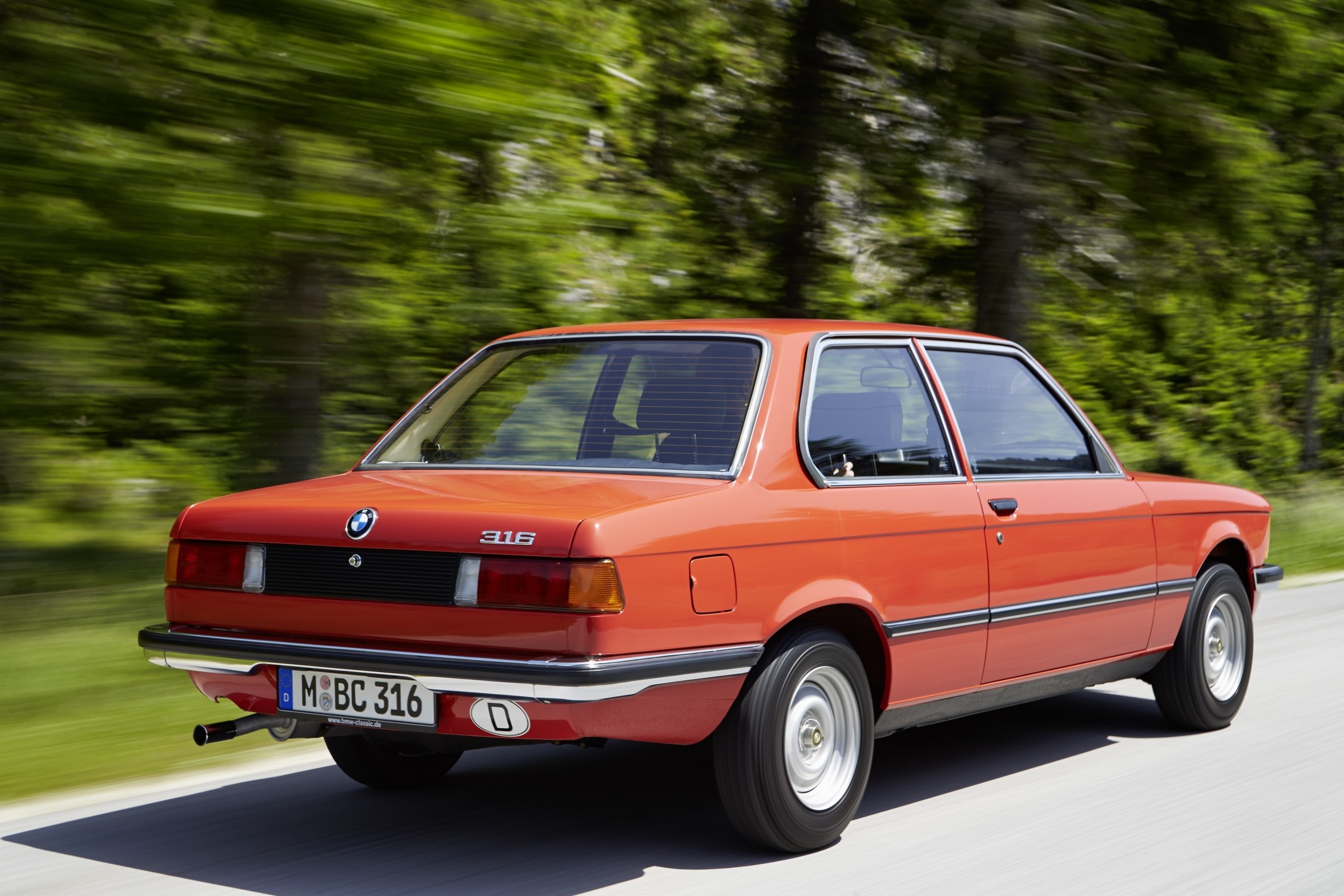 حكاية BMW الفئة الثالثة.. 7 أجيال في 50 عامًا صنعت أيقونة قبل ظهور الجيل الثامن 3