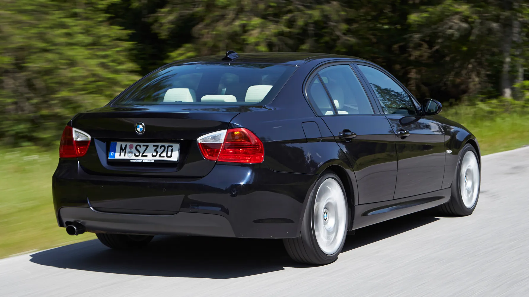 حكاية BMW الفئة الثالثة.. 7 أجيال في 50 عامًا صنعت أيقونة قبل ظهور الجيل الثامن 25