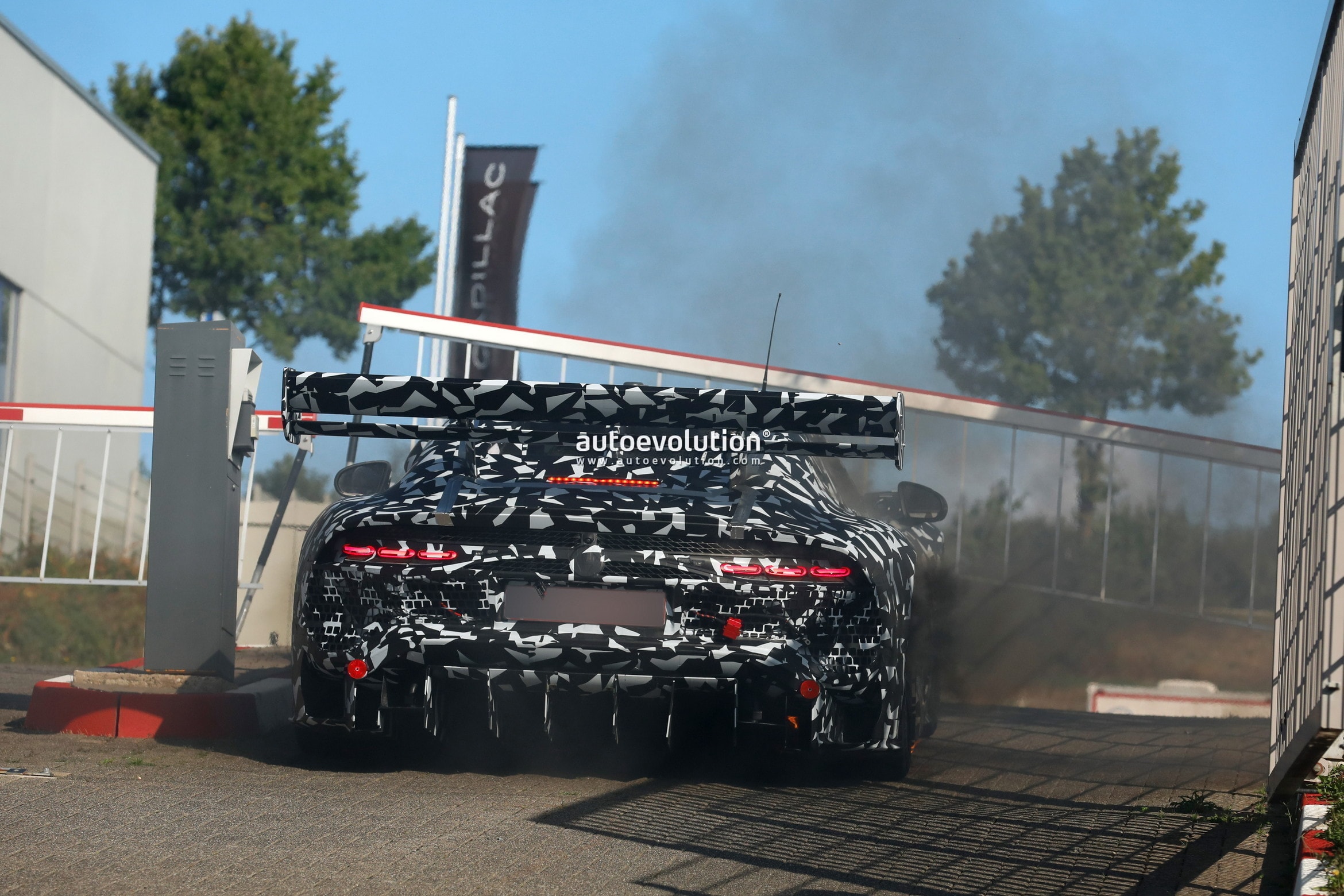 مرسيدس AMG GT بلاك سيريز تشتعل أثناء اختبارات نوربورغرينغ.. والقوة قد تتجاوز 800 حصان مرسيدس AMG GT بلاك سيريز تشتعل أثناء اختبارات نوربورغرينغ.. والقوة قد تتجاوز 800 حصان 6