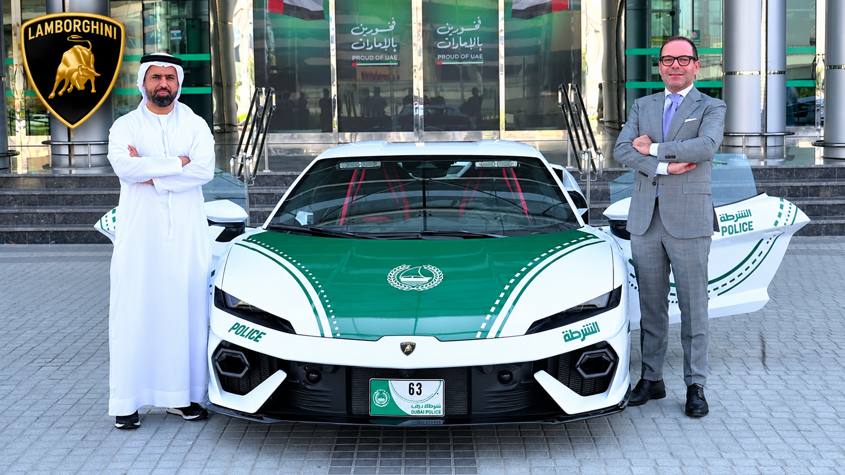 شرطة دبي تضم لامبورجيني تيميراريو الخارقة لأسطول دورياتها بقوة 920 حصان