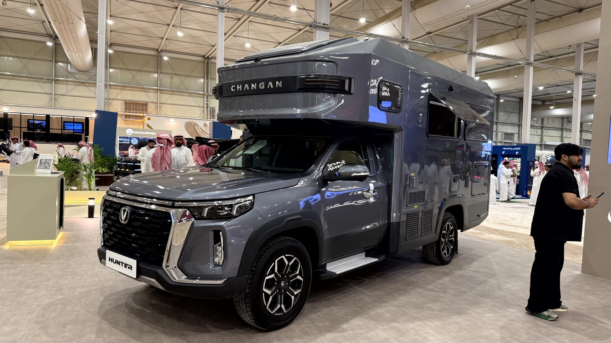 تغطية جناح شانجان وديبال بمعرض الصقور 2026… استعراض ديبال G318 وهنتر RV المخصصة للرحلات تغطية جناح شانجان وديبال بمعرض الصقور 2026… استعراض ديبال G318 وهنتر RV المخصصة للرحلات 1