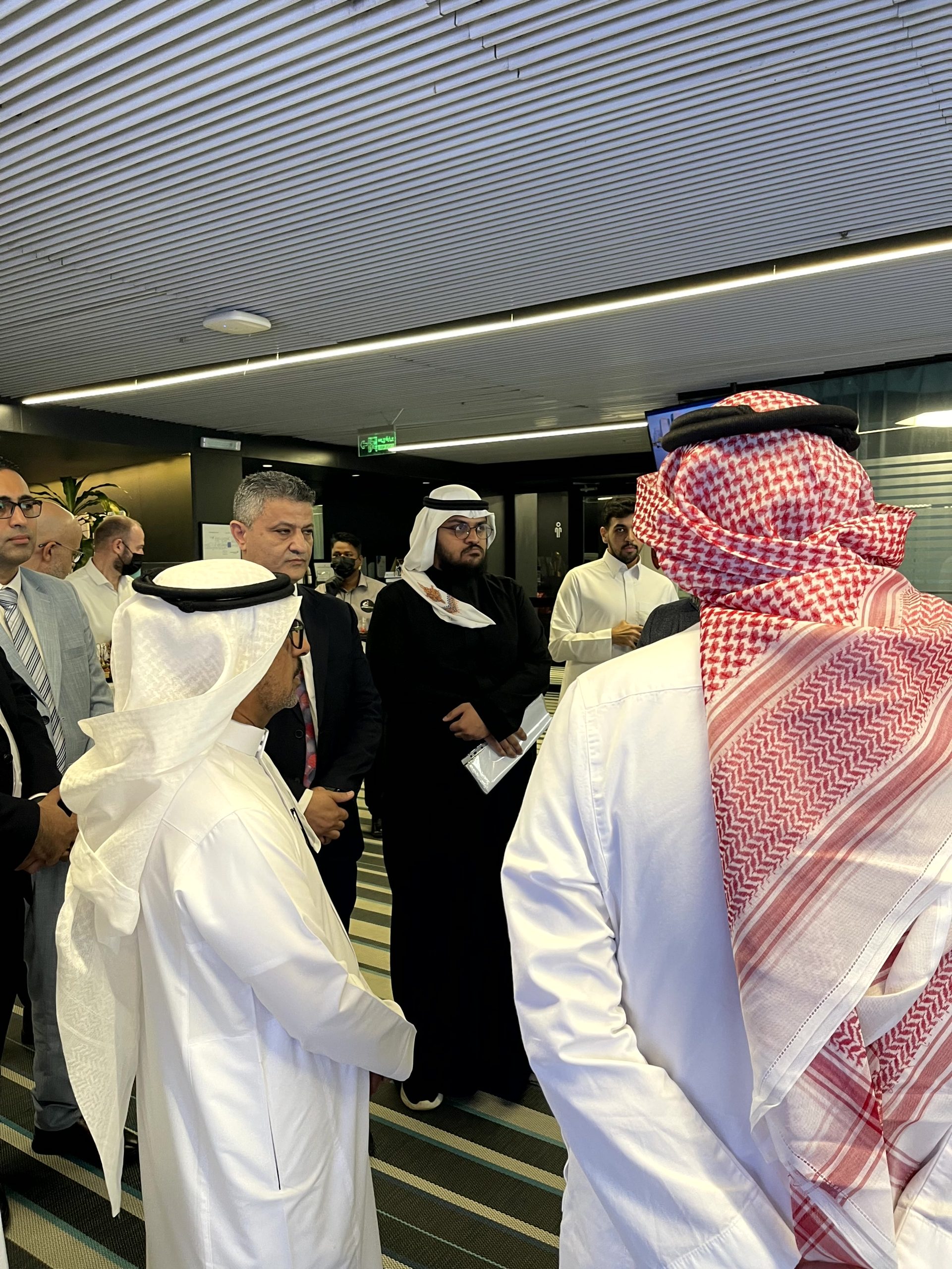 أوتوهب والليث اللامع يوقعان شراكة لتعزيز خدمات إصلاح سيارات روكس وفورثنغ وجاك في السعودية أوتوهب والليث اللامع يوقعان شراكة لتعزيز خدمات إصلاح سيارات روكس وفورثنغ وجاك في السعودية 14