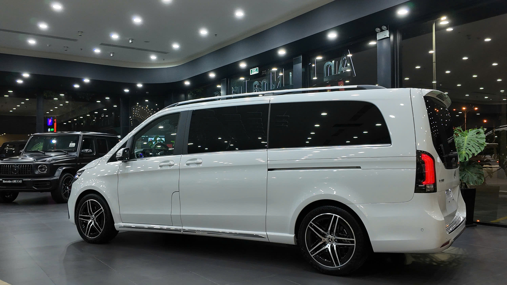 مرسيدس-v-class-المربع-نت-22