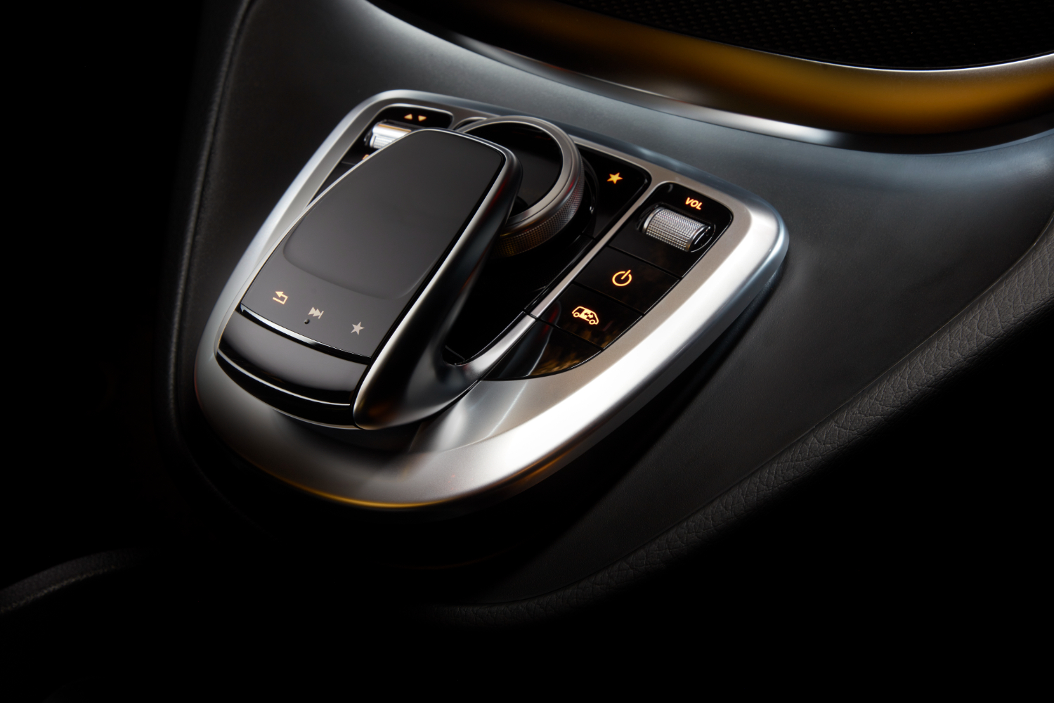 مرسيدس-v-class-المربع-نت-39