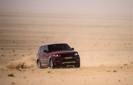 رنج روفر تحقق وقت قياسي جديد في عبور صحراء الربع الخالي من السعودية الى دبي 3