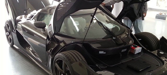 “بالصور” وصول اول سيارة كوينيجسيج اجيرا ار الى السعودية لرجل أعمال بـ6 ملايين ريال سعودي