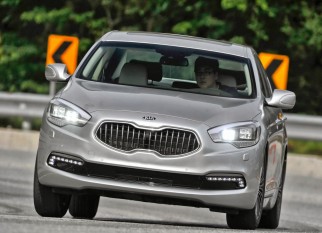 كيا تكشف عن سياراتها القادمة Kia K900 فى معرض سيارات لوس انجلوس