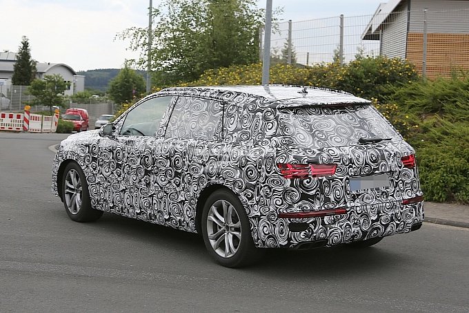 “صور تجسسية” تلتقط النموذج الأولي أودي اس كيو سفن الرياضية ذات الدفع الرباعي Audi Q7 S