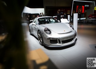 “بالصور” بورش تكشف الستارعن السيارة 911 توربو 2014 فى معرض دبي للسيارات  Porsche 911 Turbo