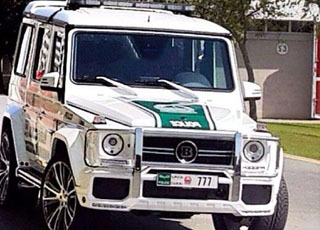 “بالصور” شرطة دبي تستخدم تضيف مرسيدس جي 65 الى اسطولها بتعديل برابوس G65 AMG