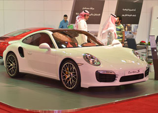 بورش تربو 911 وGT3 ونموذج الذكرى الخمسين ستنكشف في معرض دبي للسيارات 3