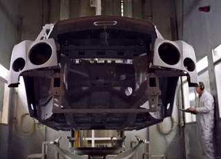 “فيديو” شاهد مصنع بنتلي من الداخل وطريقة صناعة سيارة بنتلي مولسان الجديدة Inside Bentley