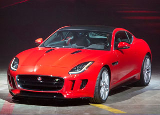 جاكوار اف تايب كوبيه ومفهوم C-X17 من جاكوار يخطفون الأضواء Jaguar F-Type C-X17
