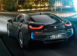 “بالصور” سيارة بي ام دبليو الذكية بمفتاح تشغيل جديد وعجيب BMW i8