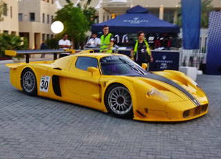 “بالصور” مازيراتي MC12 كورسا النادرة تظهر في أبوظبي وسعرها يتجاوز 5 ملايين ريال