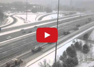 "فيديو" شاهد ازالة الثلوج من الشوارع الرئيسية في كندا خلال لحظات فقط 1