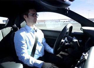 “بي ام دبليو” ستكشف عن سيارة يمكنها التفحيط بدون سائق!