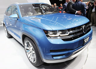 فولكس فاجن تعد بنموذج سي يو في ذو 7 مقاعد في عام 2016 Volkswagen Crossblue