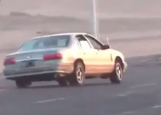 “فيديو” حادث تفحيط يؤدي الى وفاة الراكب بشكل شنيع جداً “تحذير”