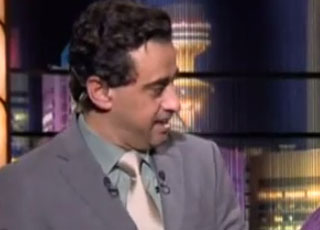 “بالفيديو” مذيع كويتي يشرح للمشاهدين القيادة بـ”القير العادي” بطريقة فكاهية